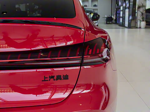 2026�� TFSI quattro 150kW �����޶���