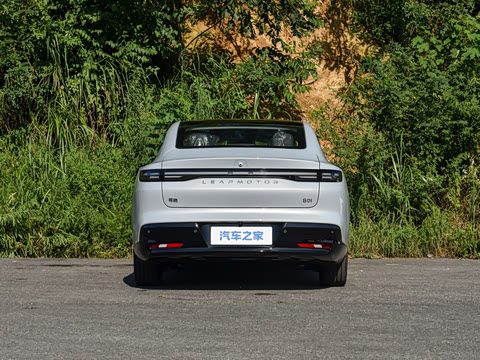 2027�� 590������