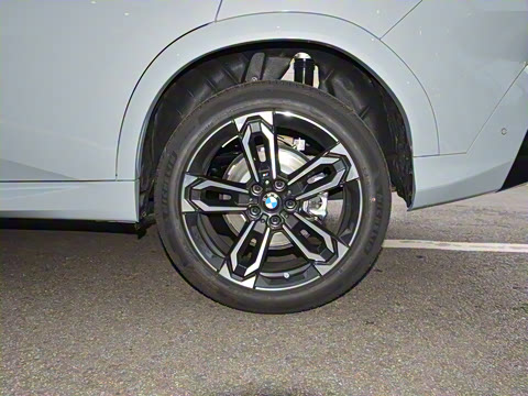 2025�� sDrive25i M�˶���װ