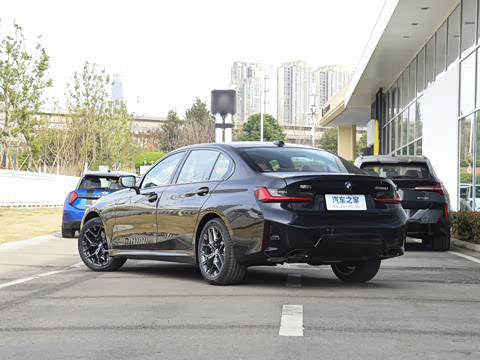 2026�� 330Li ������ M�˶���ҹ��װ