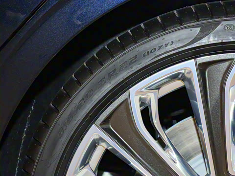 2026�� 4.0T V8 Mulliner