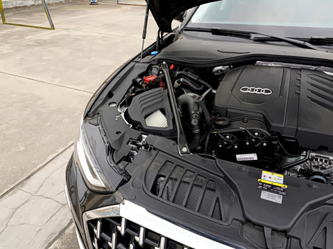 2026�� A8L 45 TFSI quattro ������