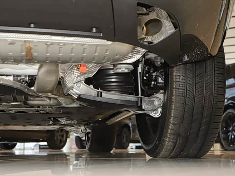 2026�� 3.0 L6 360PS SE�����