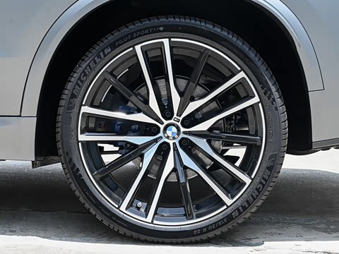 2026�� �Ŀ� xDrive 40Li ������M�˶���ҹ��װ