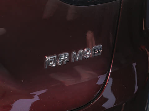 2025�� ���� Ultra�� 100kWh 6���棨896�߼����״
