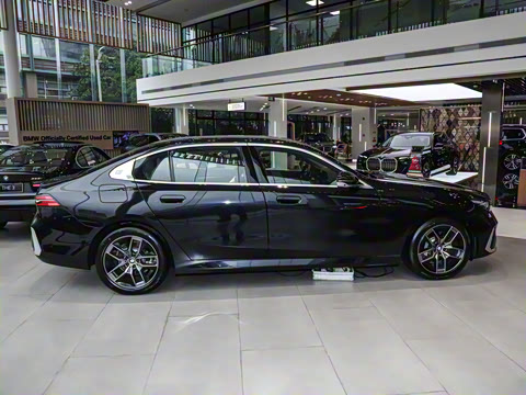 2026�� 530Li ������ ������װ