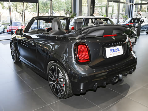 2025�� JOHN COOPER WORKS CABRIO