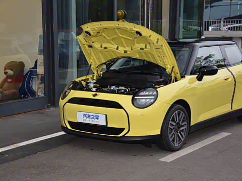 2025�� �Ŀ� 466km COOPER E ������