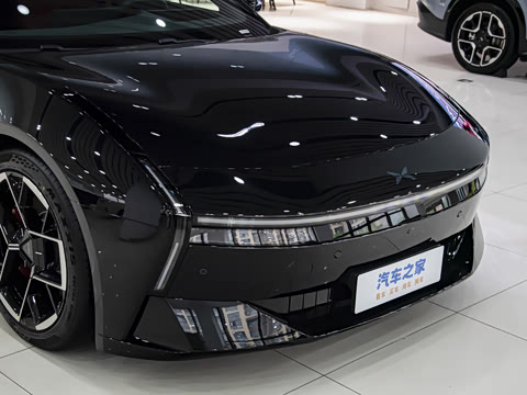 2025�� 820 Max