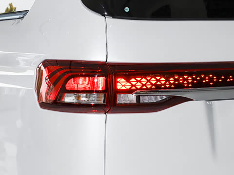 2026�� ���̰� 230����� 7��