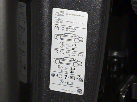 2026�� 4.0T V8 Mulliner