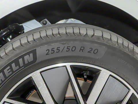 2025�� Ǭ�� UItra 6��