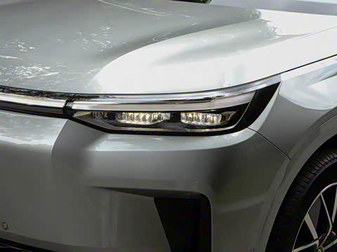 2025�� Ǭ�� UItra 6��