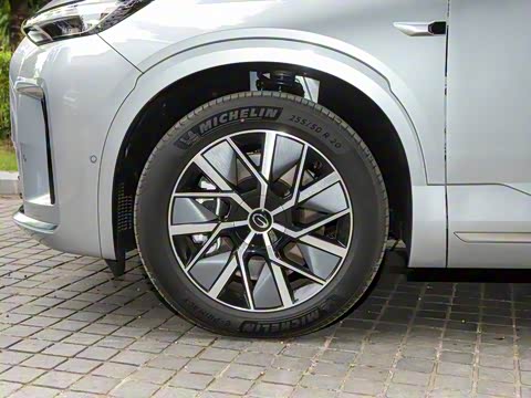 2025�� Ǭ�� UItra 6��