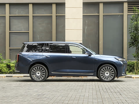 2025�� Ǭ�� UItra 6��