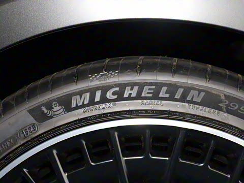 2025 Ŀ AMG CLE 53 4MATIC+ ܳ