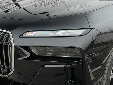 2026�� �Ŀ� 740Li ������ M�˶���װ