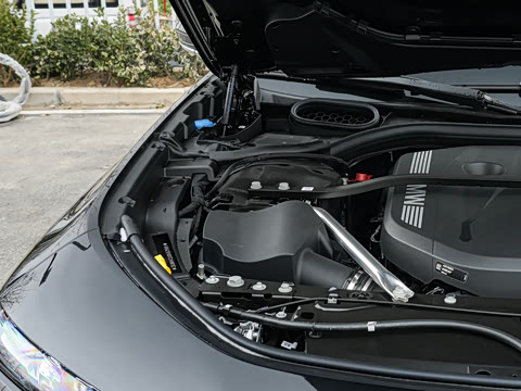 2026�� �Ŀ� 740Li ������ M�˶���װ