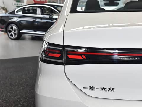 2026�� L 300TSI DSG ��Ӣ��