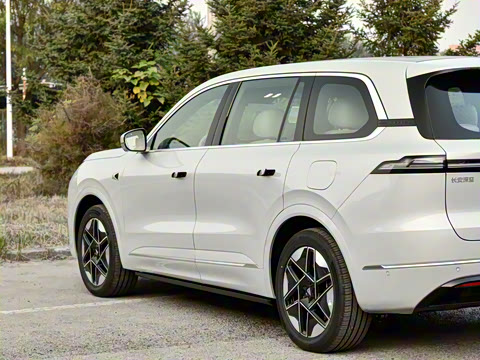 2025�� �Ŀ� ����Max