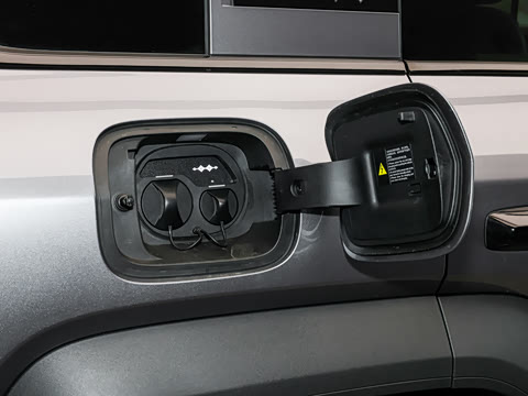 2025�� 210KM ����Ultra��