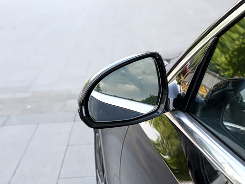 2026�� �Ŀ� E 300 L �����
