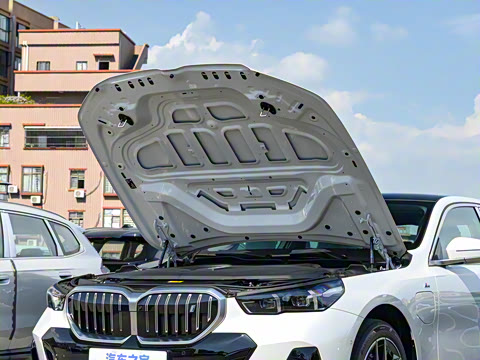 2026�� eDrive 40L M�˶���װ