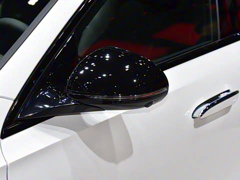 2026�� E 300 �������˶���