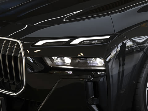 2026�� �Ŀ� 735Li M�˶���װ
