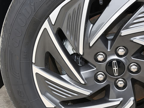 2025�� 1.5T ���������춯��