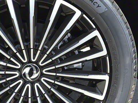 2025�� 185KM�����