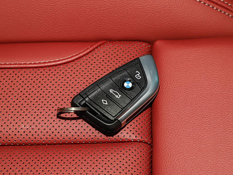 2026�� 430i M�˶���ҹ��װ