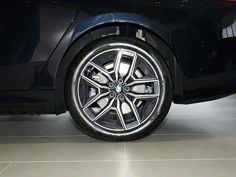 2026�� eDrive 40L M�˶���װ