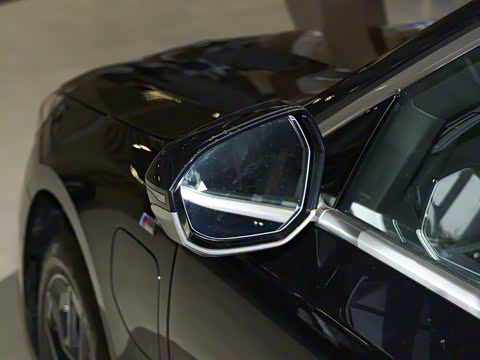 2026�� eDrive 40L M�˶���װ