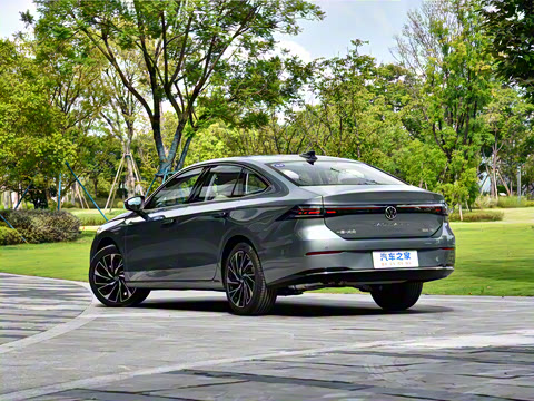 2026�� L 300TSI DSG ������