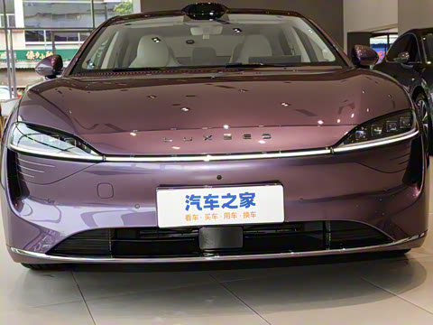 2025�� 703km Ultra�˶���