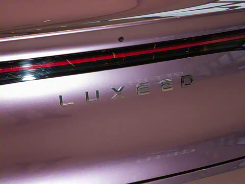 2025�� 703km Ultra�˶���