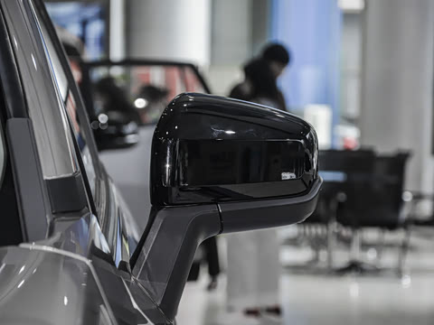 2026�� 2.0L ����������