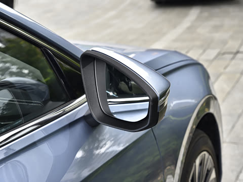 2026�� L 300TSI DSG ������