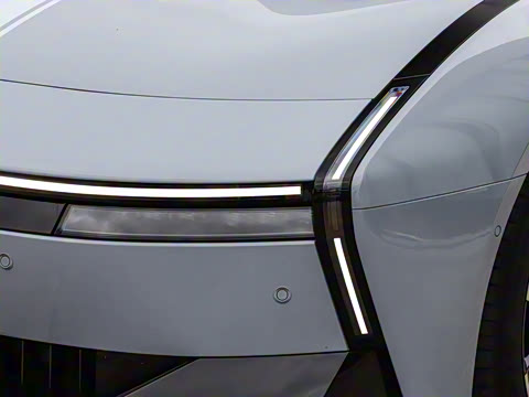 2025�� 750 ���������� Ultra