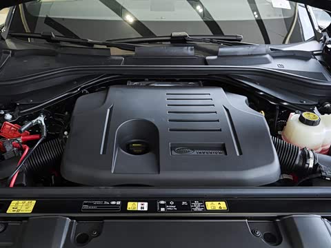 2026�� 3.0 L6 400PS SE�����