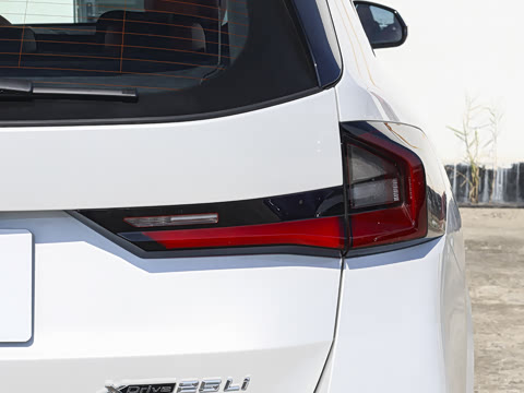 2025�� xDrive25Li M�˶���ҹ��װ