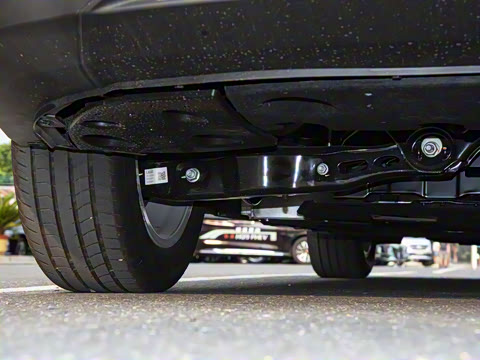 2025�� 610km PLUS