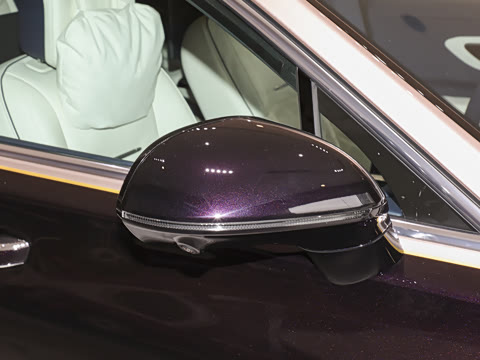 2024�� 4.0T V8��