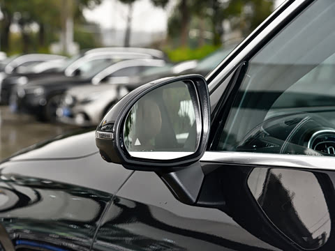 2026�� GLC 300 L 4MATIC ������ 5��