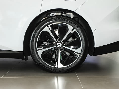 2025�� 100kWh Touring