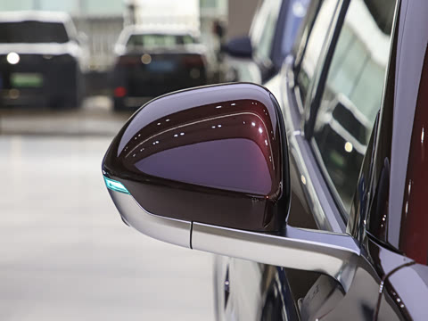 2025�� ���� Ultra�� 53.4kWh 6���� (896�߼����״