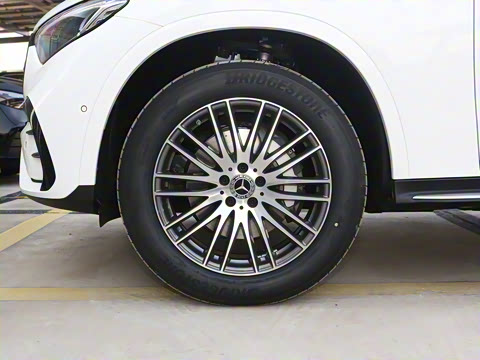 2026�� GLC 300 L 4MATIC ������ 5��