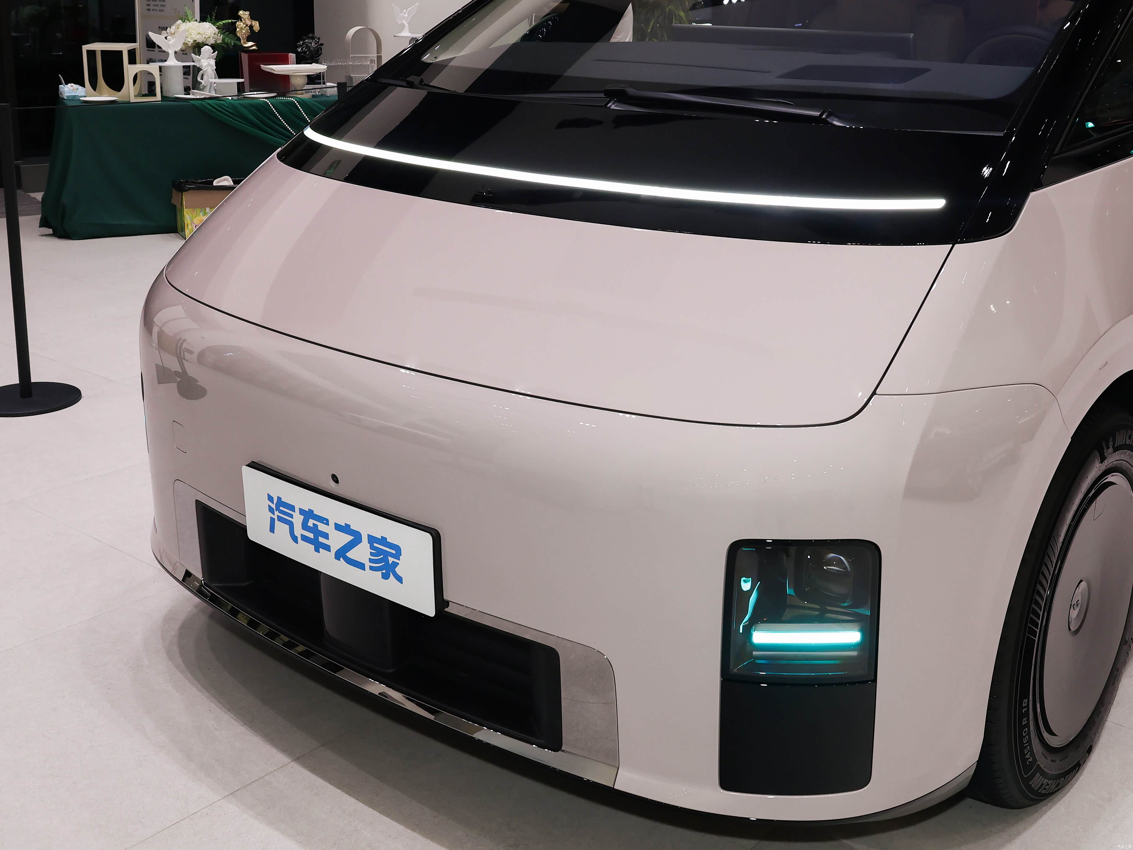 Li Auto MEGA