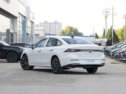 2026�� L 300TSI DSG ������